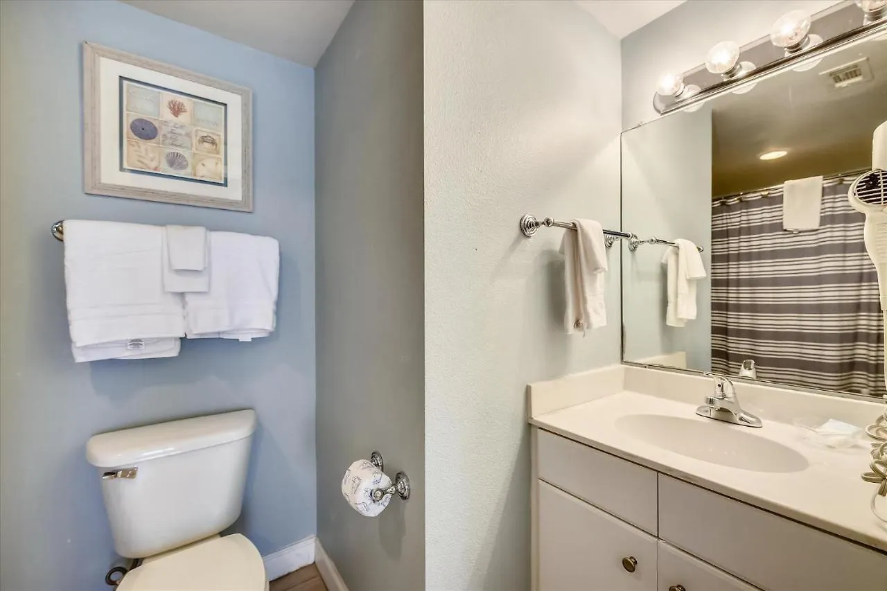 Apartment Shores Of Panama 821-2 Bd 3Ba, Sleeps 8! Updated, No Carpet! Free Fun! Condo Panama City Beach