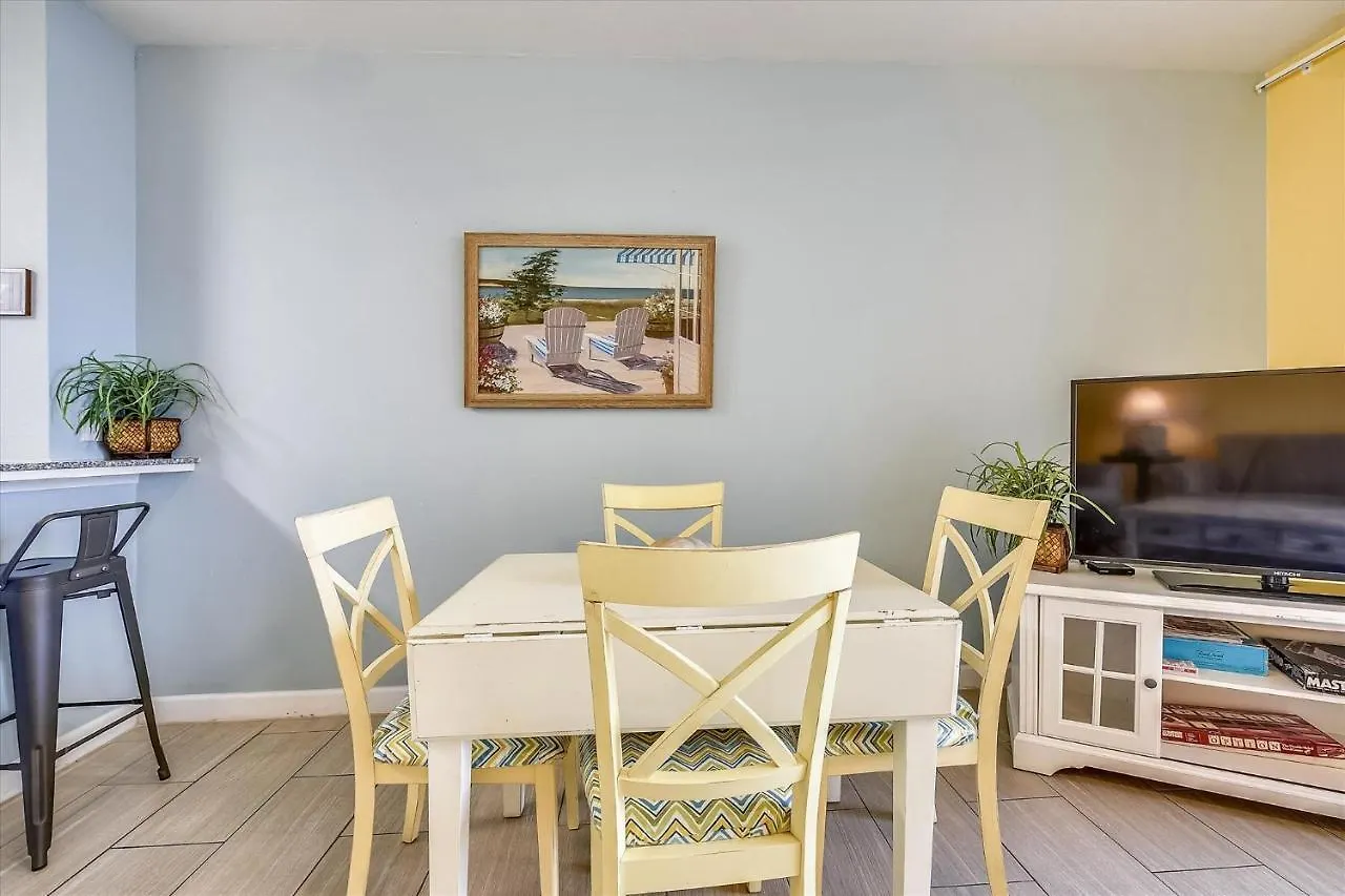 Shores Of Panama 821-2 Bd 3Ba, Sleeps 8! Updated, No Carpet! Free Fun! Condo Panama City Beach